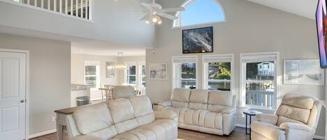 Televisio, takka, pöytäjalkapallopöytä, pöytätennispöytä