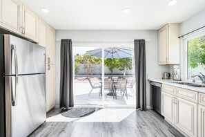 Fridge, microwave, oven, stovetop - Cozy 3BR w/ Insta Wall & Arcade + Close to Disney (Santa Ana)