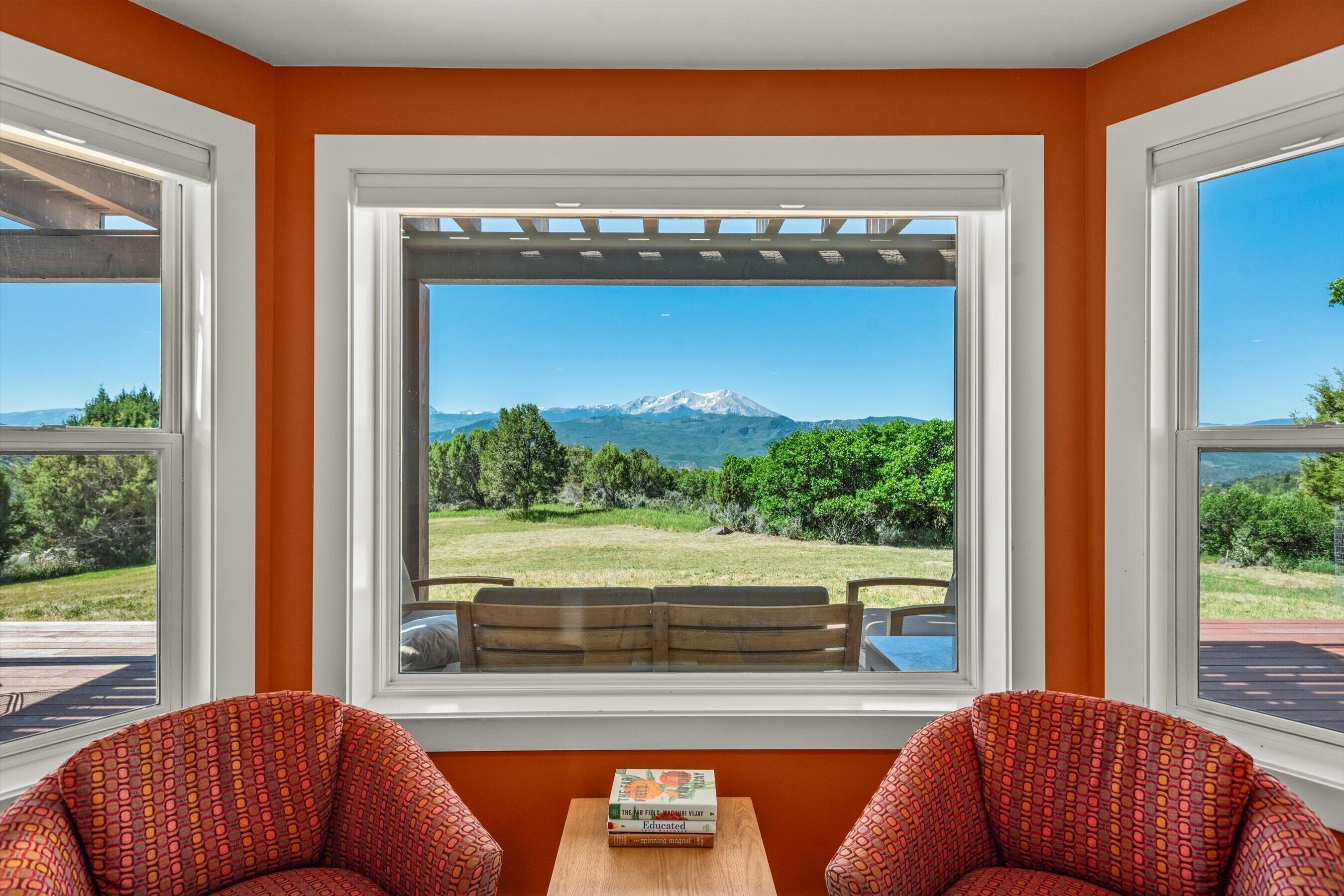 Gorgeous Views! 4 Bedroom, Sleeps 10, Contemporary Home On 6.8 Acres - 바살트