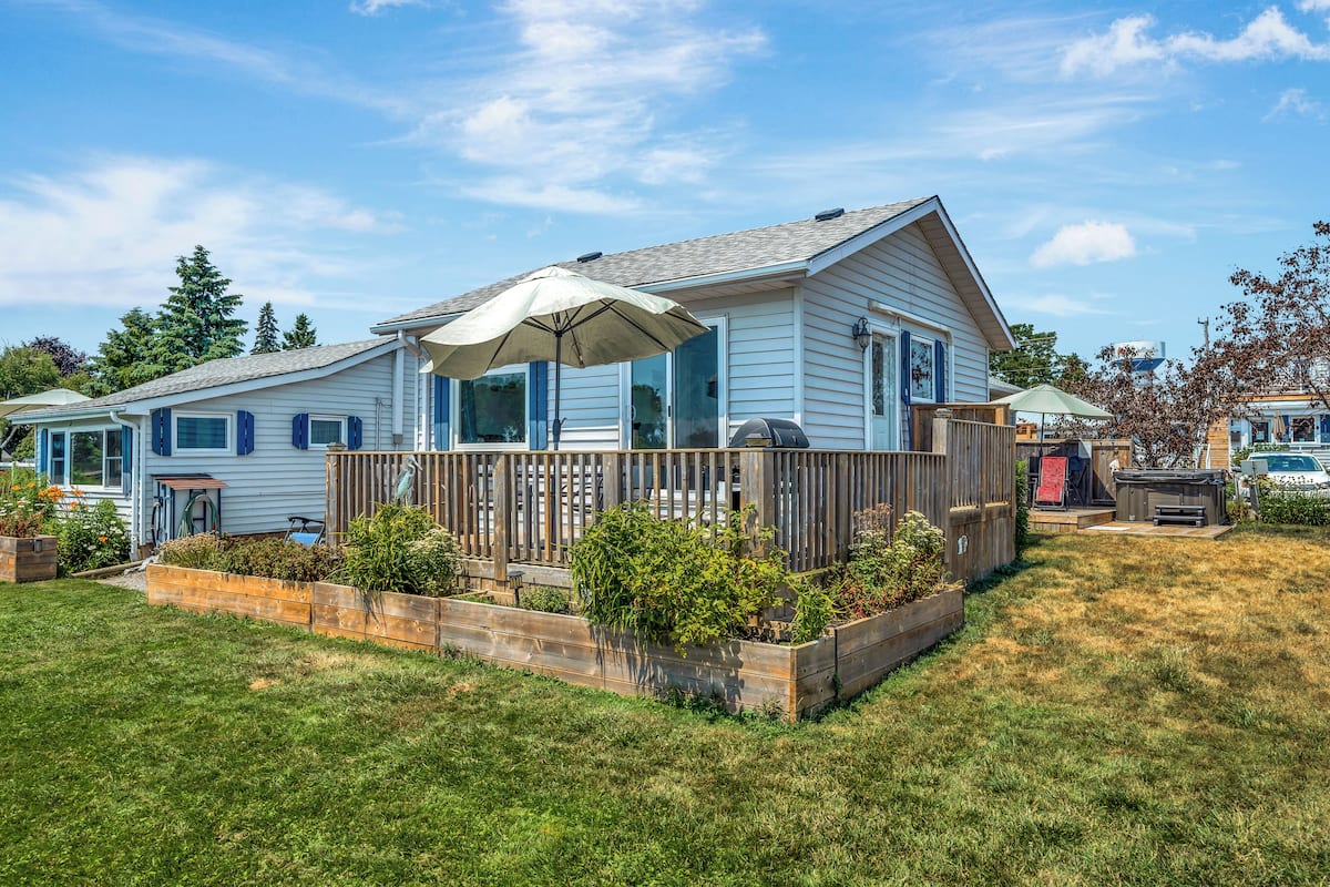 Sandbanks Cottage | Terrace/patio