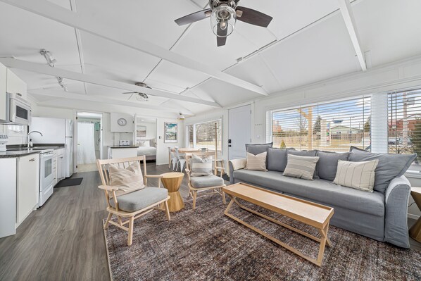 Loyalist Cottage | Living area | TV - The Birch (Prince Edward)