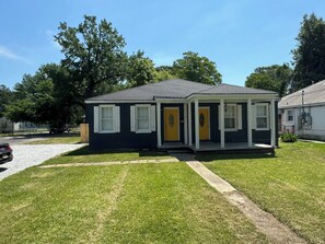 Exterior - Home in the Heart of the City (Baton Rouge)