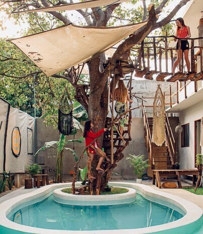 The Pool Treehouse Hotel