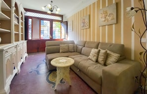 TV - 1 bedroom nice apartment in Viareggio (Viareggio)