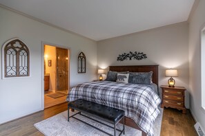 2 bedrooms, desk, iron/ironing board, free WiFi