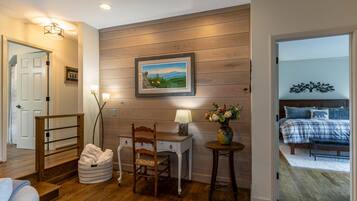 2 bedrooms, desk, iron/ironing board, free WiFi