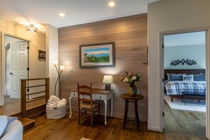 2 bedrooms, desk, iron/ironing board, free WiFi - Camelia 2: Chetola Resort Amenities! Walk to Downtown Blowing Rock! (Blowing Rock)