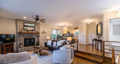 Camelia 2: Chetola Resort - near hiking trails and close to Downtown Blowing Rock!