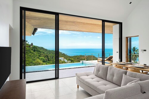 "Sunrise Hills" Tranquil 4br pool villa sea view