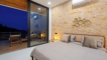 4 chambres, bureau, fer et planche à repasser, lit parapluie