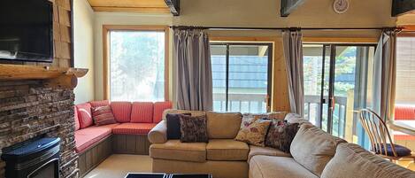 Smart-tv och eldstad