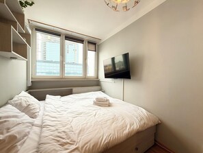 1 bedroom, desk, iron/ironing board, WiFi