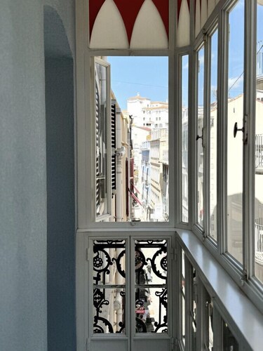 Central One Bedroom Balcony Apt