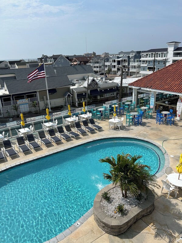 Pool - Cozy 2 bedroom condo with WiFi, AC in delightful north Wildwood
Beachfront (Wildwood)