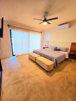 3 bedrooms, iron/ironing board, free WiFi, bed sheets - Charming 3-bedroom house in downtown La Paz with WiFi, AC and pool! (La Paz)