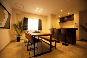 Perushuvila | Ruokailu omassa huoneessa