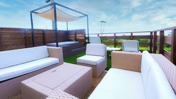 Basic Villa | Terrace/patio