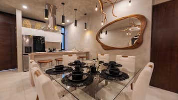 Khu vực ăn uống tại phòng