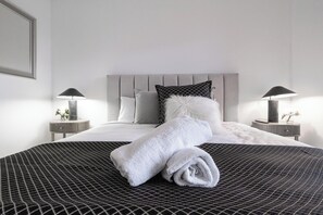 Apartment, 3 Schlafzimmer | Hochwertige Bettwaren, Pillowtop-Betten, Schreibtisch