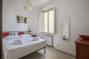 1 Schlafzimmer, Schreibtisch, WLAN, Bettwäsche