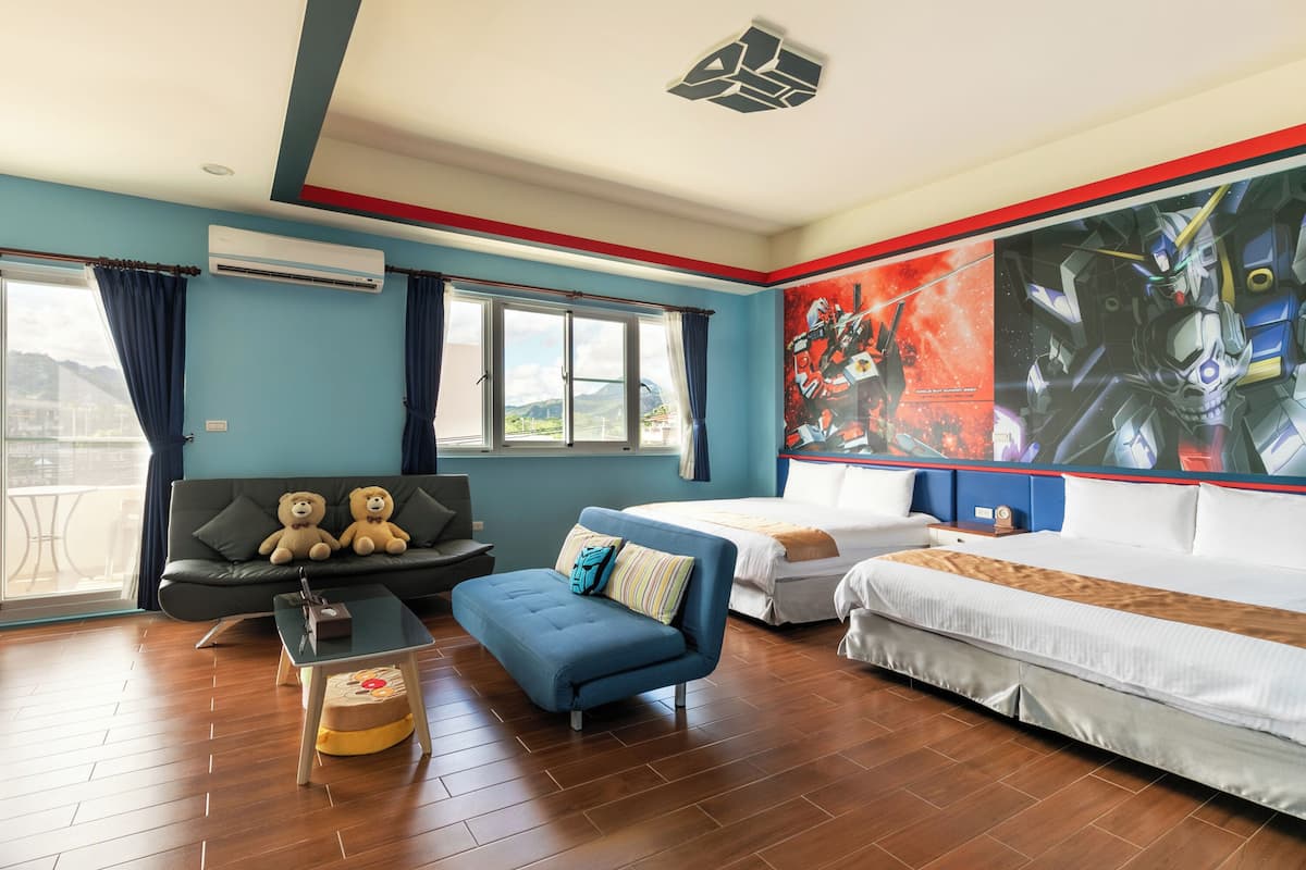 Family Room with Balcony | Blackout curtains, free WiFi, bed sheets