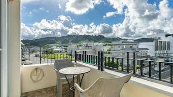 Quadrupla familiare, balcone | Vista dalla camera