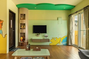 Vierbettzimmer, Balkon | Verdunkelungsvorhänge, kostenloses WLAN, Bettwäsche