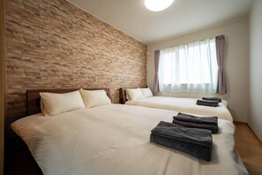 2 makuuhuonetta, silitysrauta/-lauta, ilmainen Wi-Fi