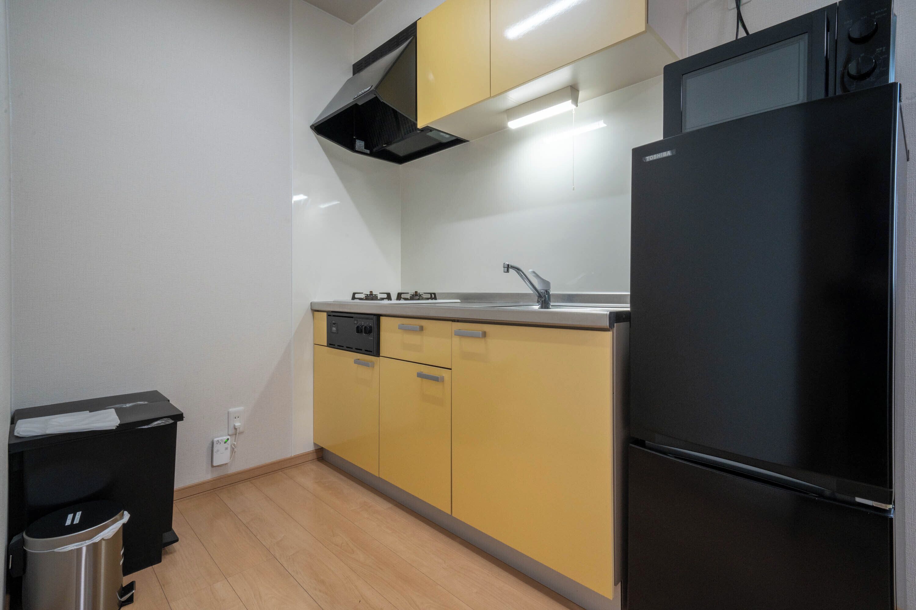 Microwave, stovetop, electric kettle, toaster