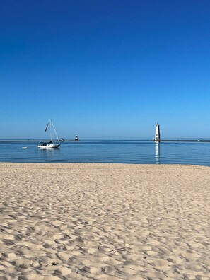 サンラウンジャー、ビーチタオル