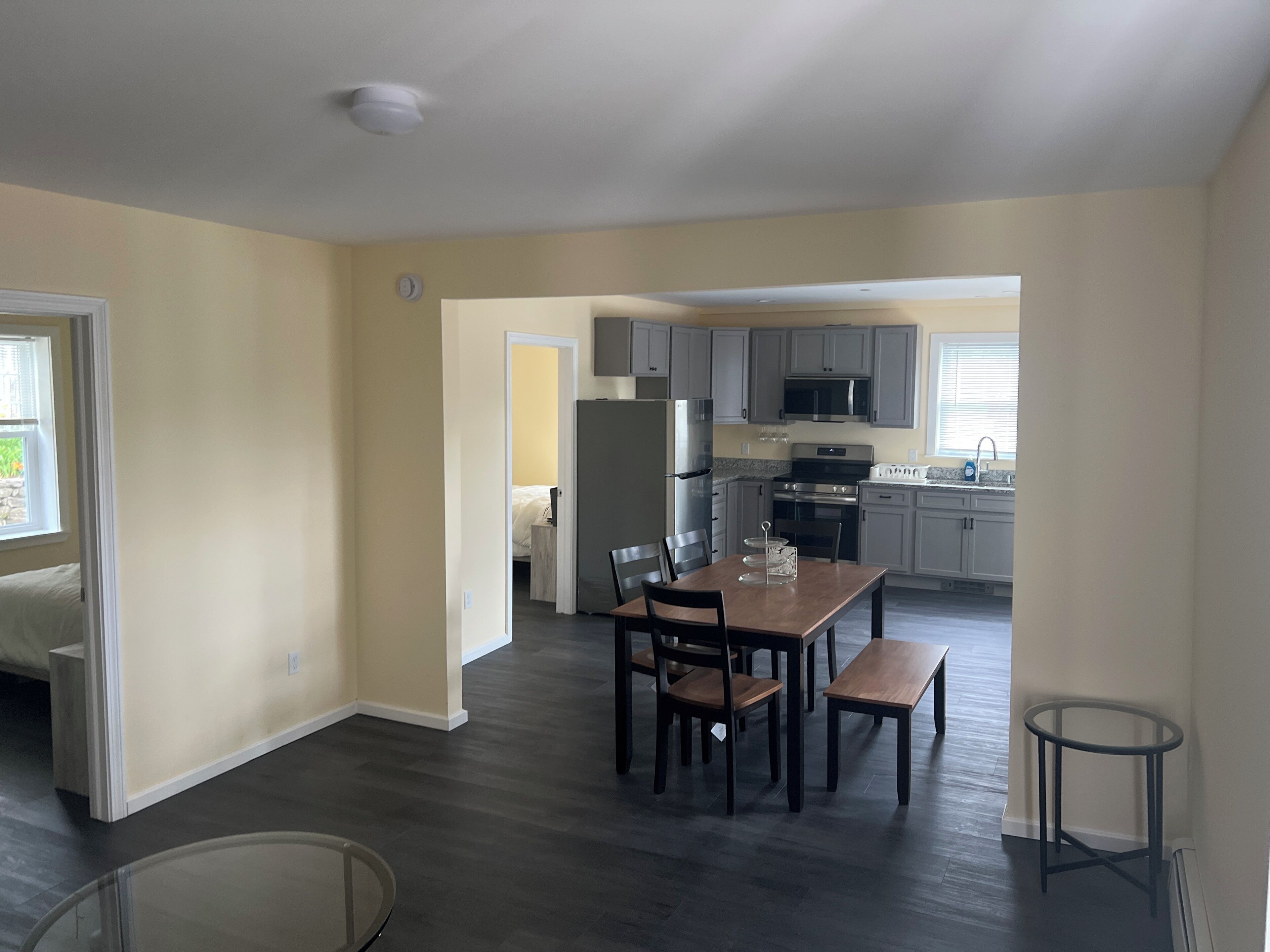 Cozy 2-bedroom apt-1 in Lakes Region with AC, WiFi, Pet friendly 2 queen beds