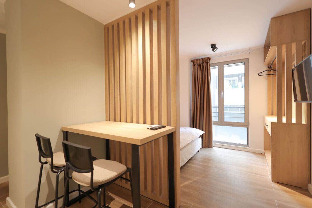 1 habitación y escritorio 