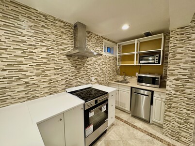 Rocky Mountains Respite - 12 minutes from YYC airport