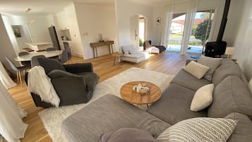 Smart TV, fireplace, table football