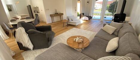 Smart TV, fireplace, table football