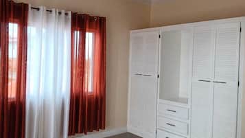 3 bedrooms, soundproofing, iron/ironing board, free WiFi