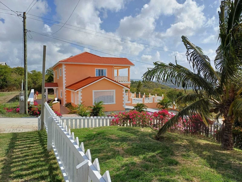 Belle View Royal Villa photo 2