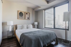 2 slaapkamers, een strijkplank/strijkijzer, wifi, beddengoed