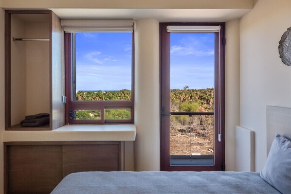 9 bedrooms, desk, iron/ironing board, travel crib