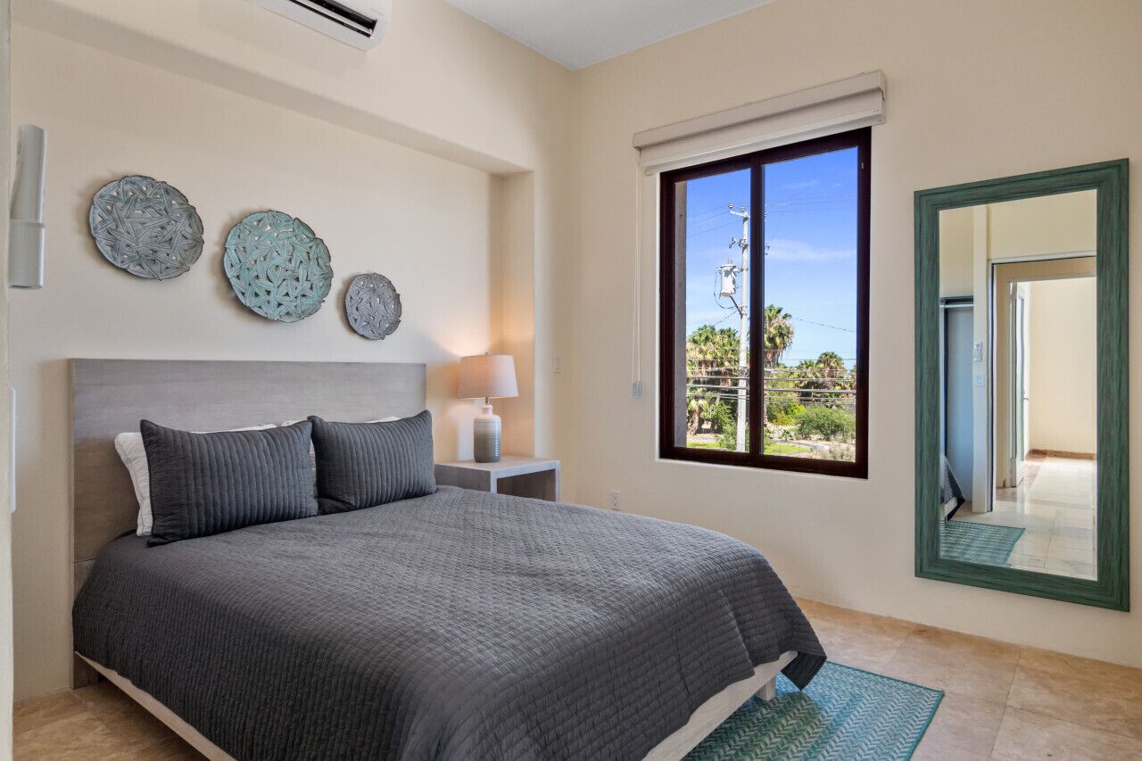 3 bedrooms, iron/ironing board, travel crib, free WiFi