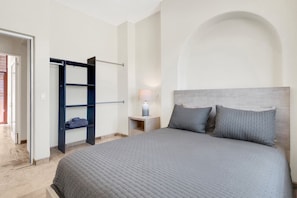 3 bedrooms, iron/ironing board, travel crib, free WiFi