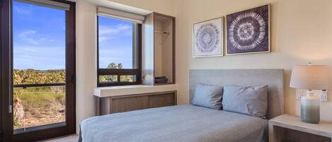 3 dormitorios, tabla de planchar con plancha, cuna de viaje