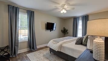 3 bedrooms, iron/ironing board, WiFi, bed sheets