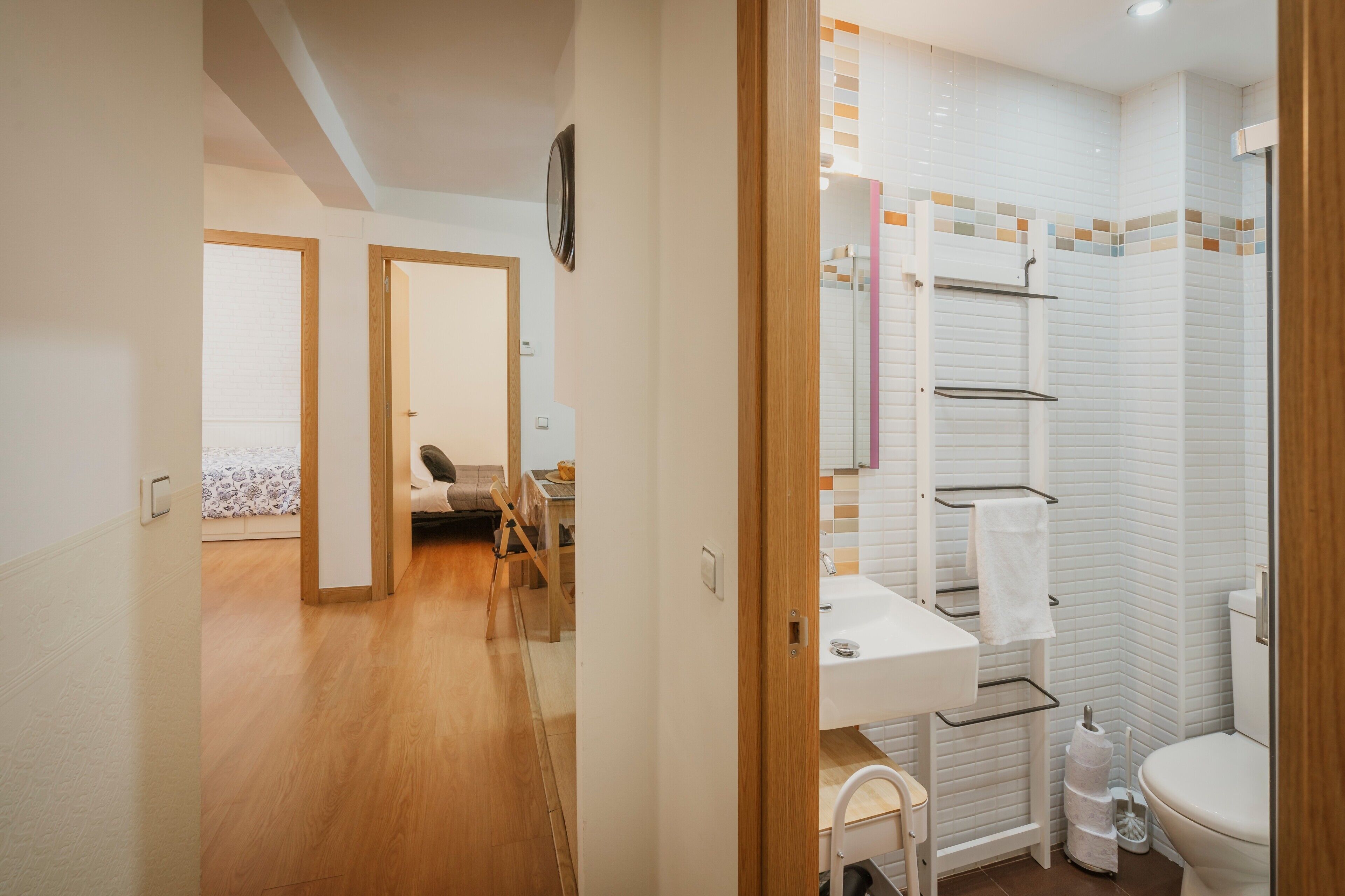 Ducha, secador de pelo y toallas