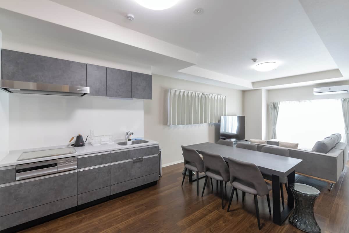 Fridge, microwave, stovetop, electric kettle