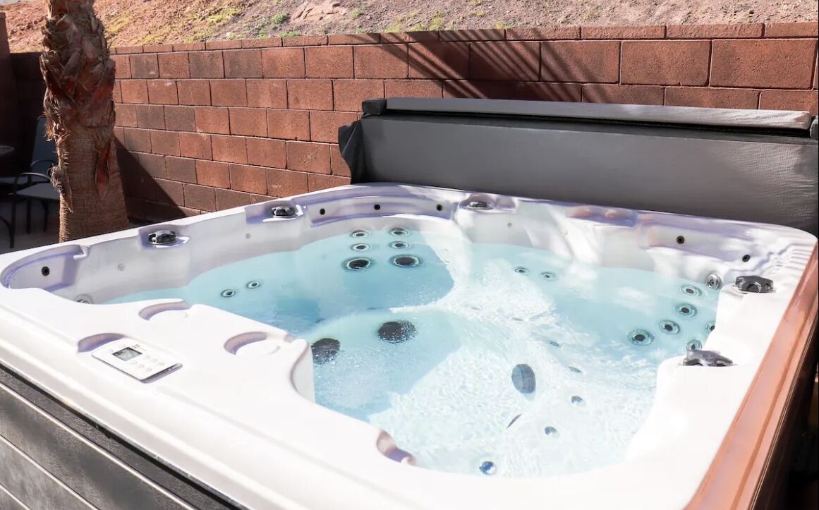 Tina de hidromasaje al aire libre