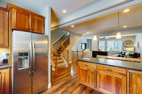 Stunning mountain-view home on Glacier Creek with deck, BBQ, and family friendly