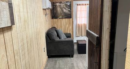 Cozy cabin in charming Ponca City with WiFi, AC