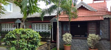 Fachada de la propiedad