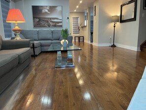 Interior - White House - 4 Bedroom Home (Whitby)